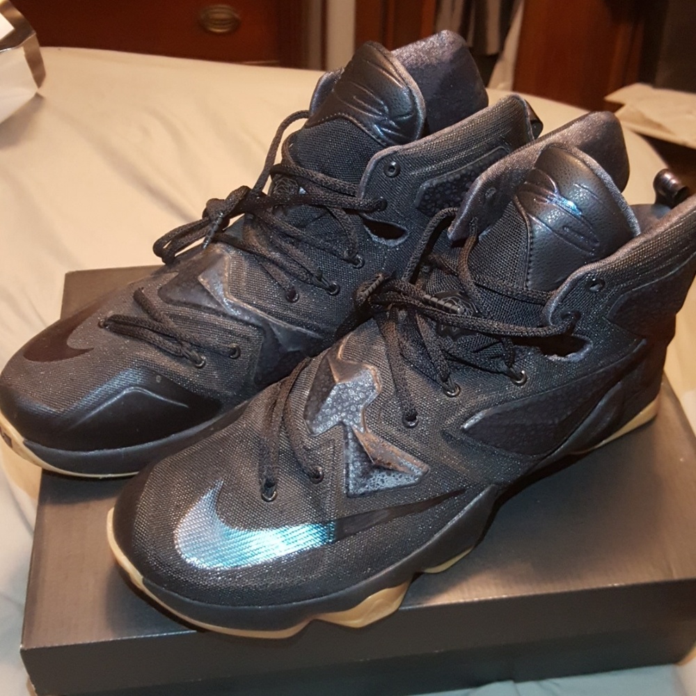 Lebron 13 Black Lion (mens sz 12)